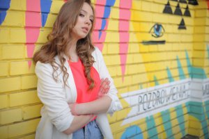 プライドが高すぎる女性のイメージ画像