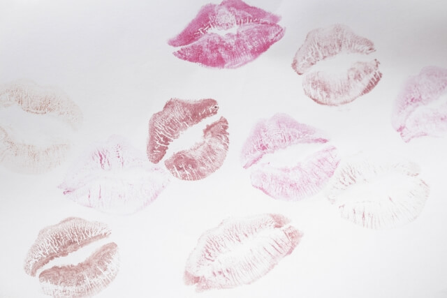 キスの種類とやり方やテクニックを説明しているイメージ画像